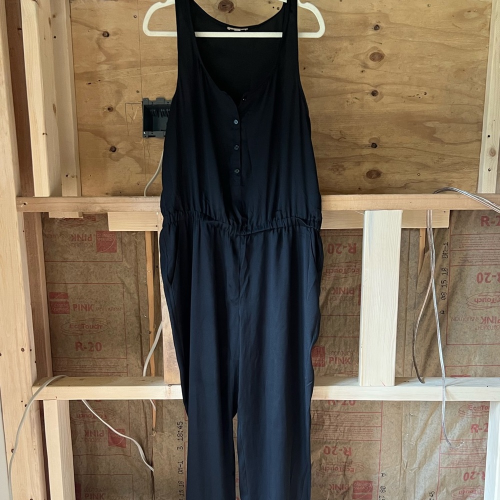 Ann Taylor LOFT Black Sleeveless Jumpsuit Sz L Romper Flowy Summer Beachy Classy
